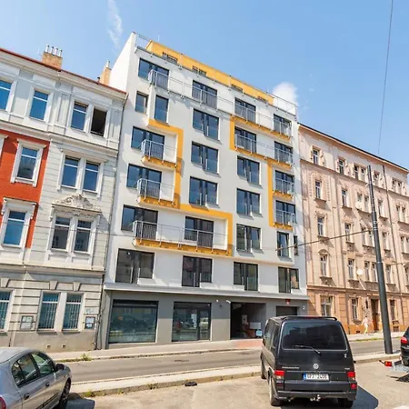 Brand New # 42 In Brand New Building With Free Parking In The Center