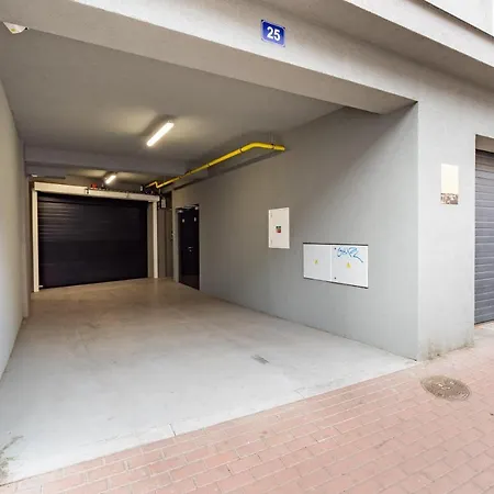 Brand New # 42 In Brand New Building With Free Parking In The Center Appartement