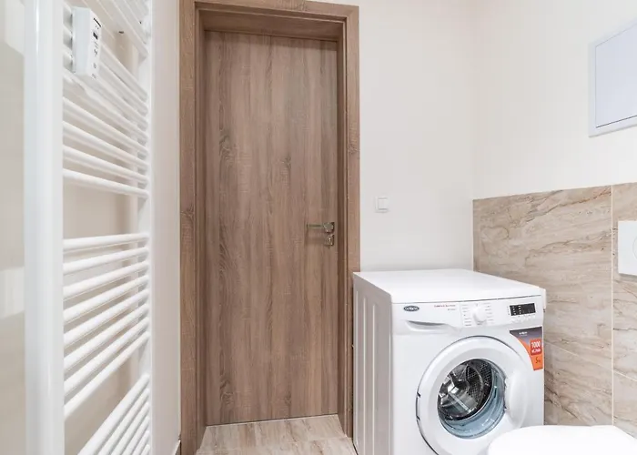 아파트 Brand New # 42 In Brand New Building With Free Parking In The Center *